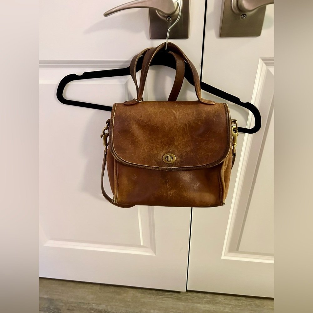 COACH Vintage Bag Style No. H5C- 9977. - Picture 2 of 9